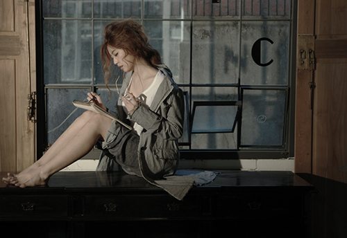 밀란로랭, 이중적 매력 ‘순수-섹시’ 화보 공개 | 2