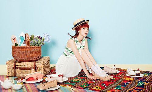 윤승아-수영-박수진-리지로 알아보는 ‘봄 슈즈’ 트렌드 | 4