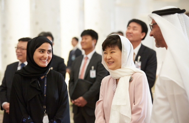 朴槿惠总统 ‘头巾’时装外交政策 | 3