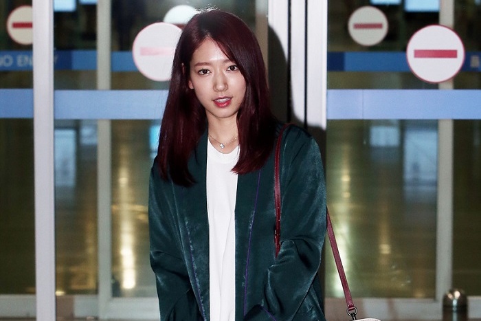 [photo] 박신혜, 밤 비행 공항패션의 정석 | 2
