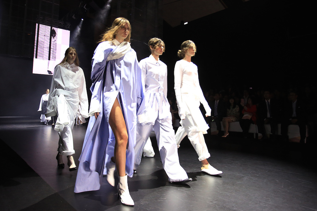 준지, 홍콩 최대 패션 행사 ‘센터스테이지’ 무대 서 | 1