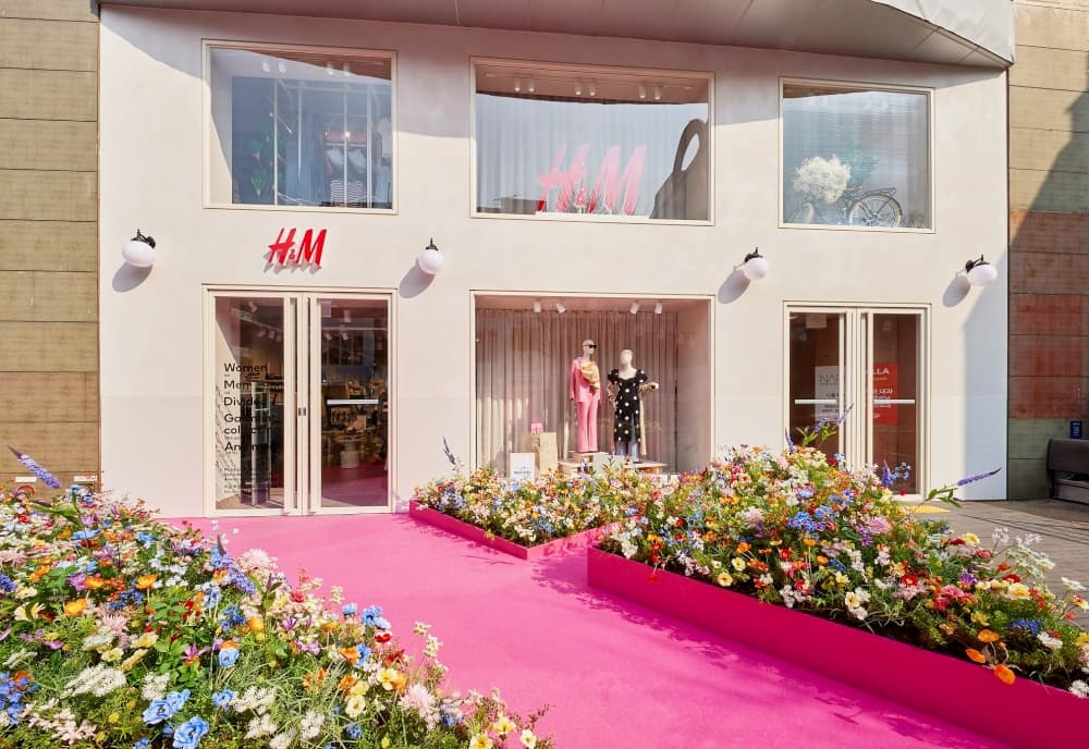 H&M 가로수길점 오픈 | 1