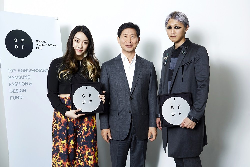(왼쪽부터) 계한희 디자이너, 윤주화 제일모직 사장, 박종우 디자이너