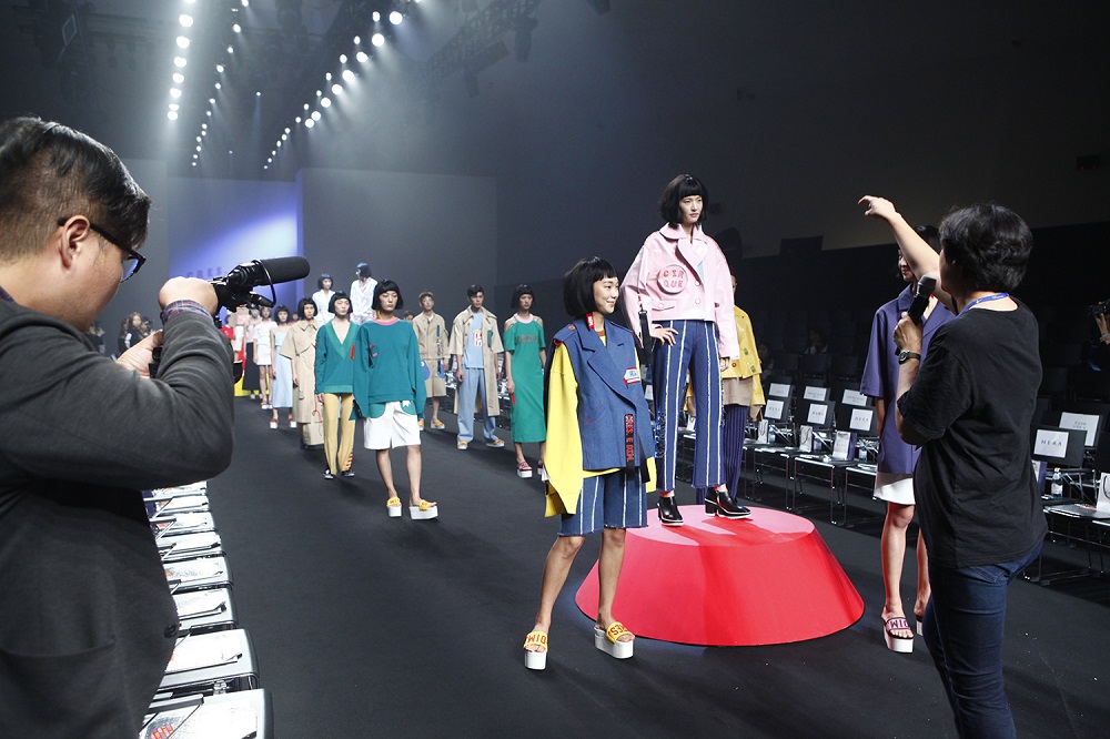 20151017 HERA SFW CRES.E DIM 16SS 1 1