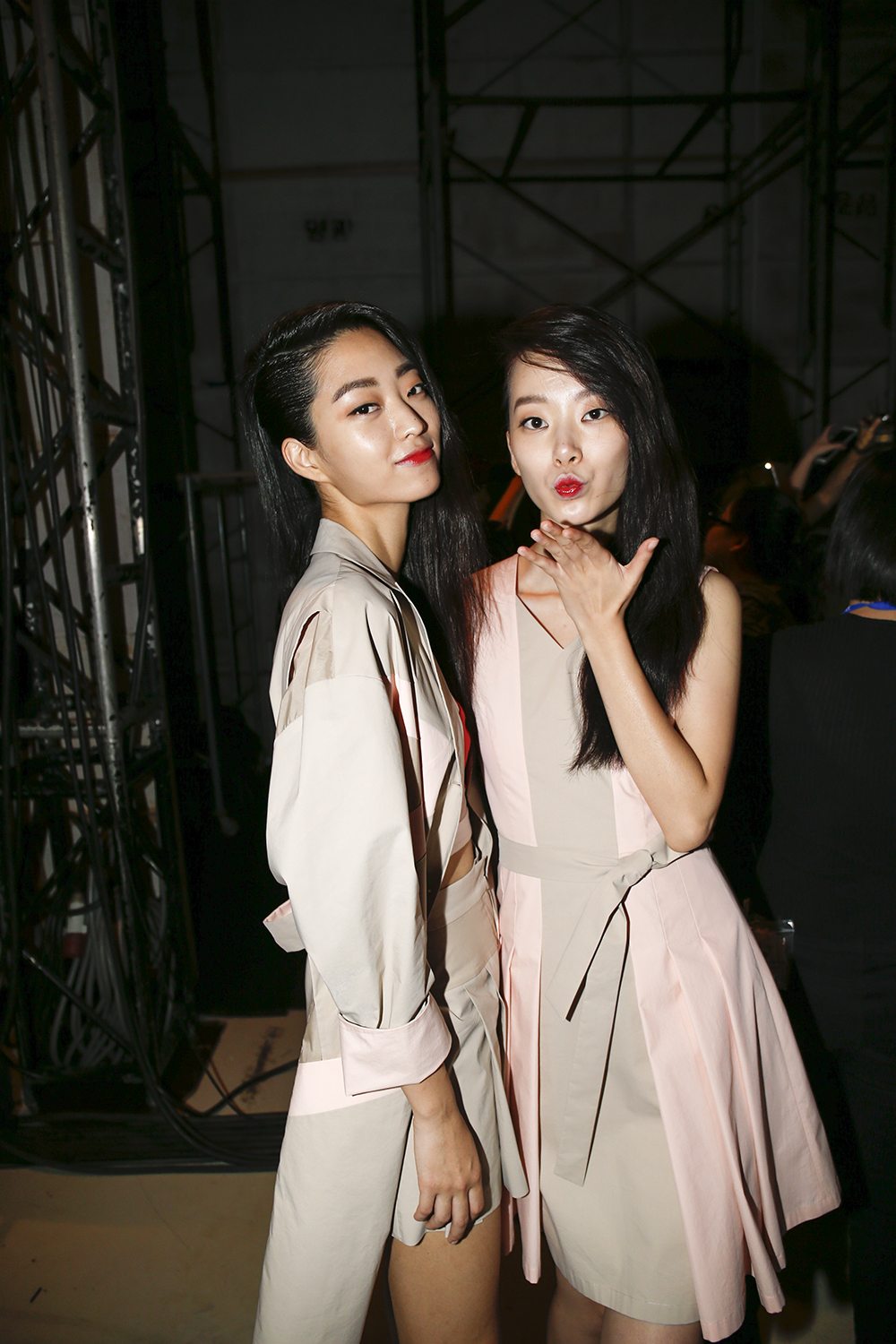 20151018 HERA SFW 16SS LIE 18 18