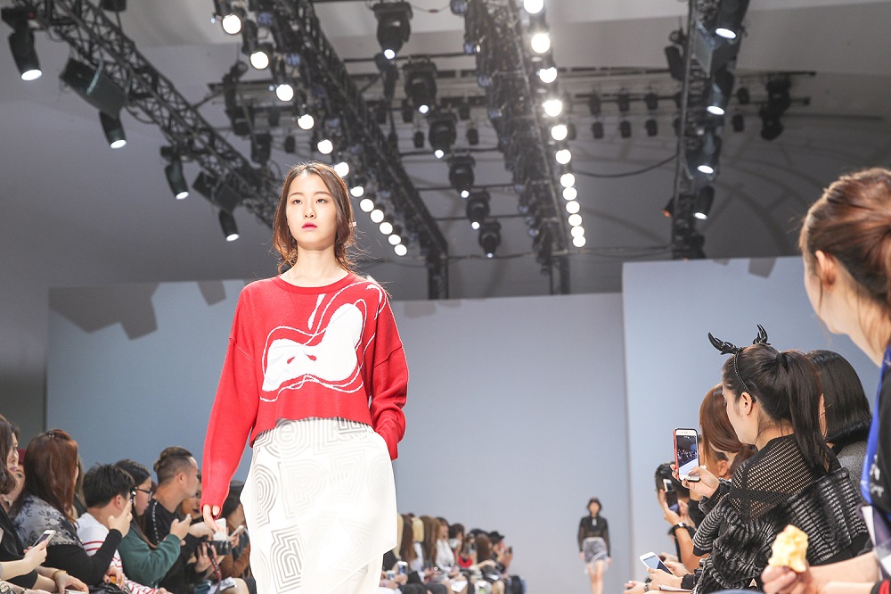 20151020 HERA SFW 16SS JARRET 2 2