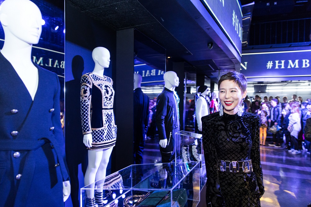 H&M X 발망 컬렉션 프리뷰 파티…’미래의 지하철역’ | 4