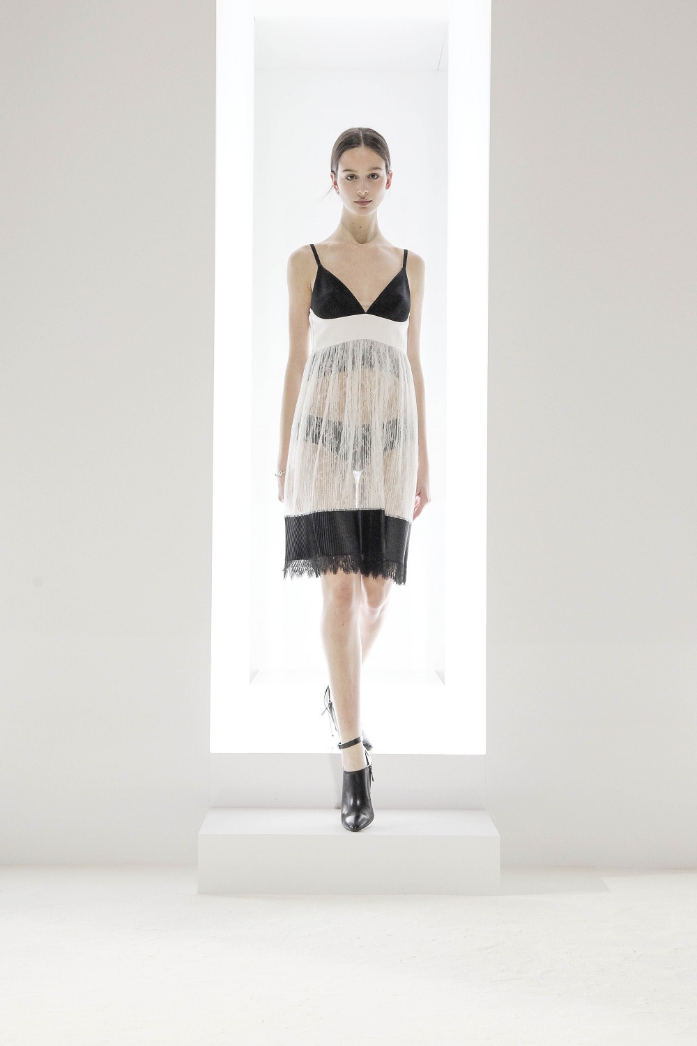 라펠라, 내밀함을 넘은 라운지웨어 컬렉션 눈길 4 2016 03 02 LA PERLA1 4