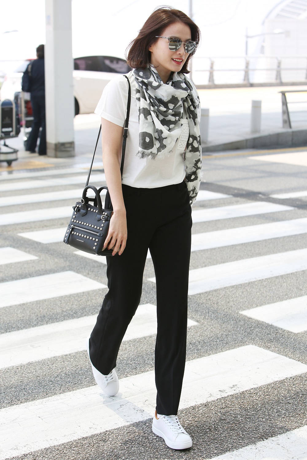 [FS机场时尚] Chun Woo-Hee, 今天的亮点是 ‘丝巾’ | 4