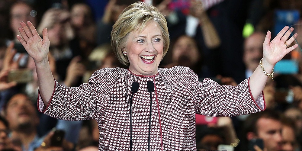 힐러리 클린턴은 뭘 입든 욕을 먹는다…1,458만 원 명품 패션 논란 | 44