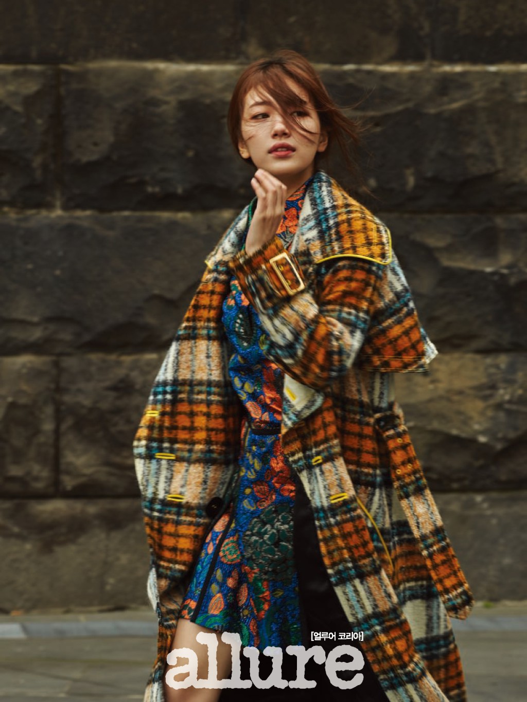 수지, 우수에 젖은 가을 향기 물씬 1 20160822 burberry suzy 1 1