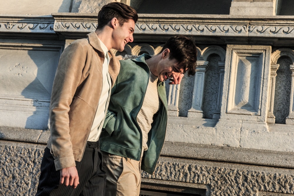 반하트 디 알바자, ‘크루즈’ 컬렉션 출시 1 반하트 디 알바자