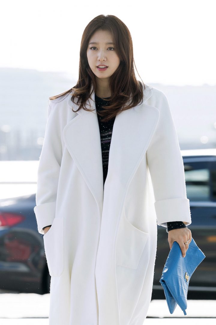 박신혜, 추위 녹이는 블랙앤화이트 패션 | 1