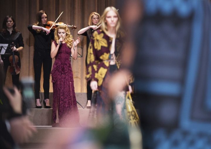 버버리 CD ‘크리스토퍼 베일리’의 특별한 사운드트랙 10 20180209 burberry 10 10