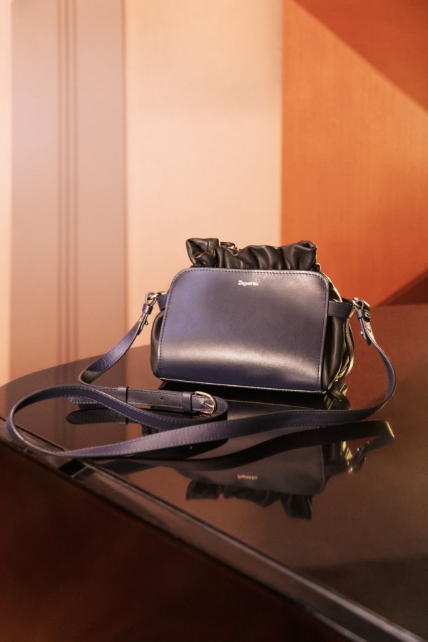 레페토, 유니크한 디자인의 새로운 레더백 출시 1 20200108 Repetto 06 1