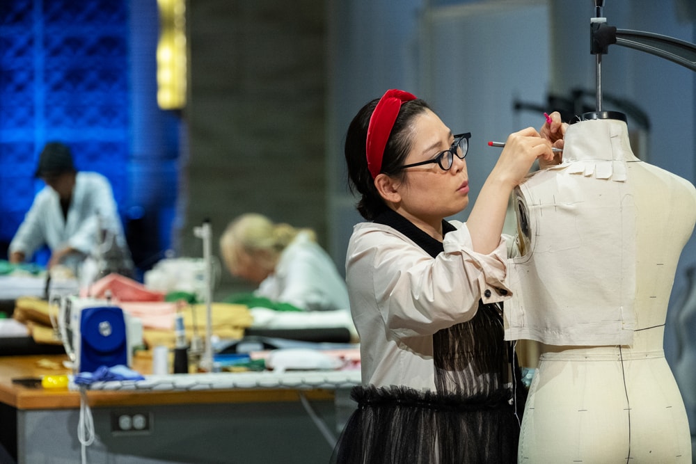 넷플릭스, 패션 서바이벌 프로그램 ‘넥스트 인 패션’ 디자이너 김민주 우승 | 21