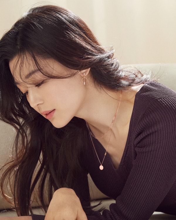 스톤헨지, 로맨틱한 봄의 여신 전지현 광고 컷 공개 | 5